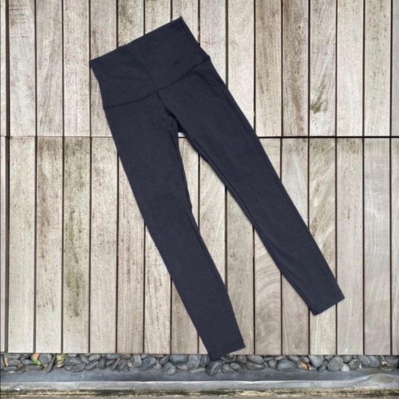 LULULEMON Long Black Pocketed Athletic Leggings - Picture 2 of 8